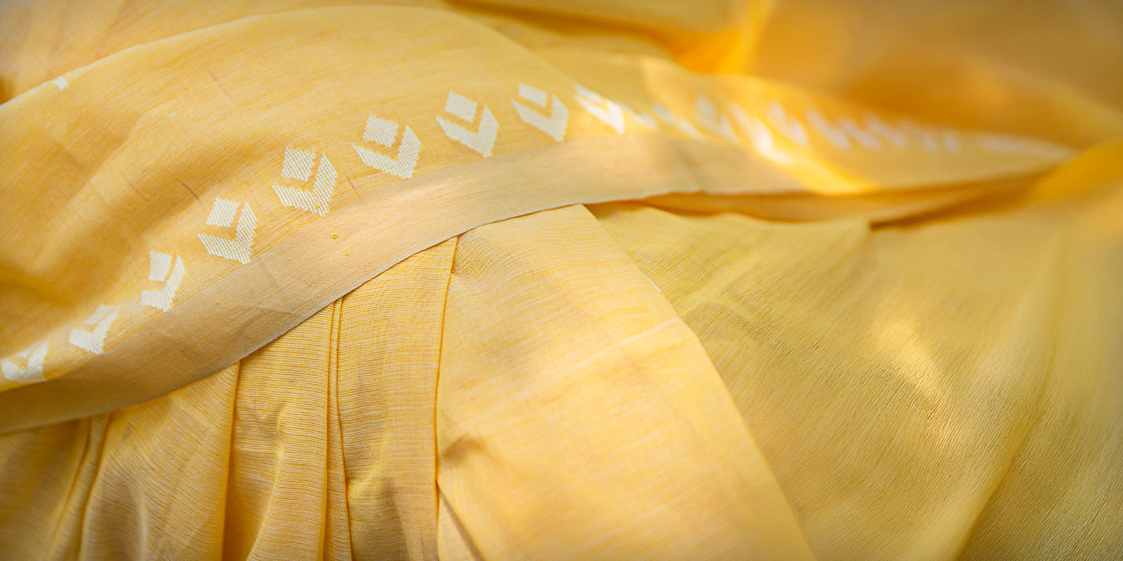 Why Jamdani Sarees Are Considered the Crown Jewel of Handloom Weaving