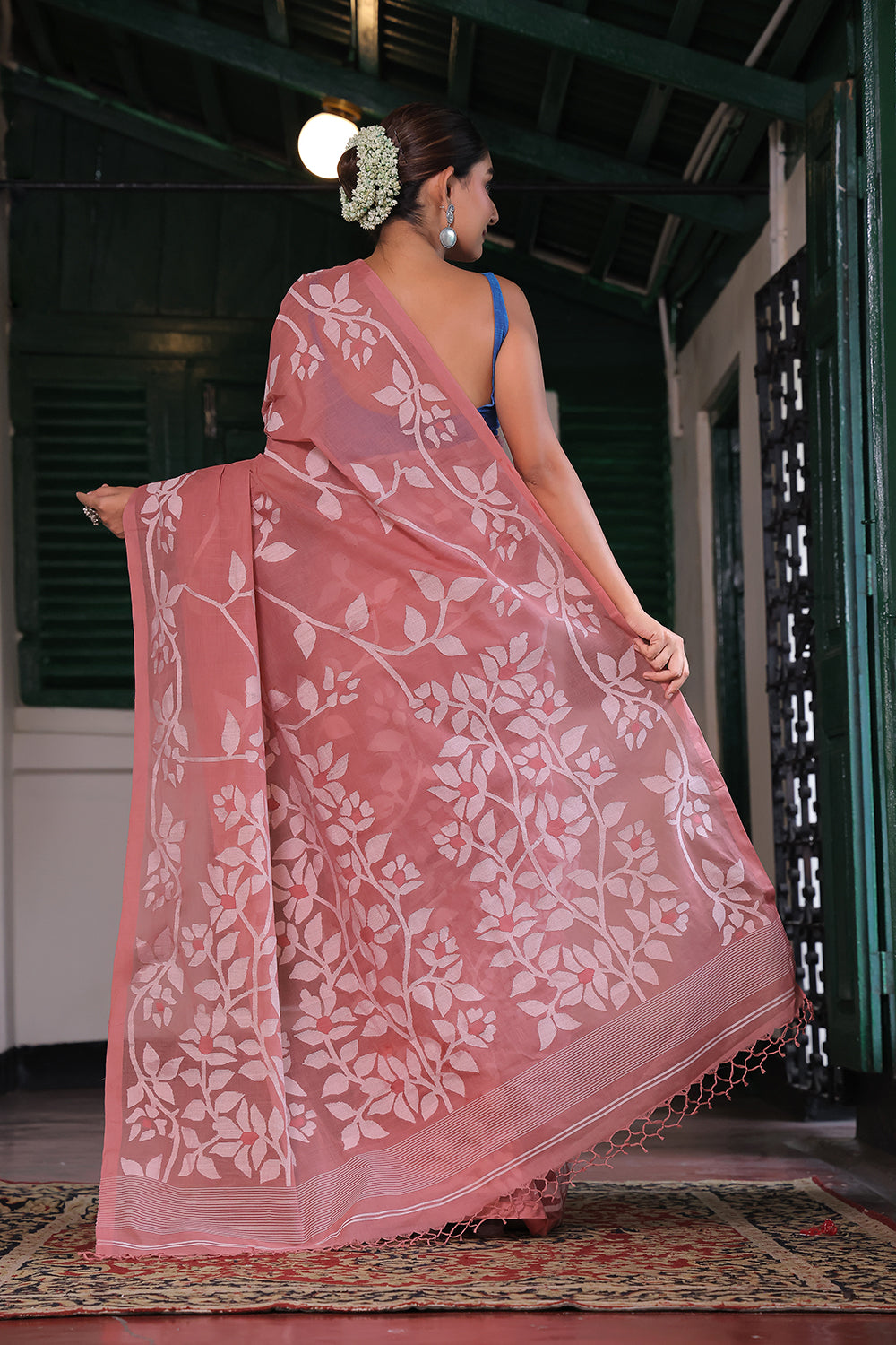 Handloom Mulberry Pink Pure Cotton Jamdani Saree with Floral Motifs