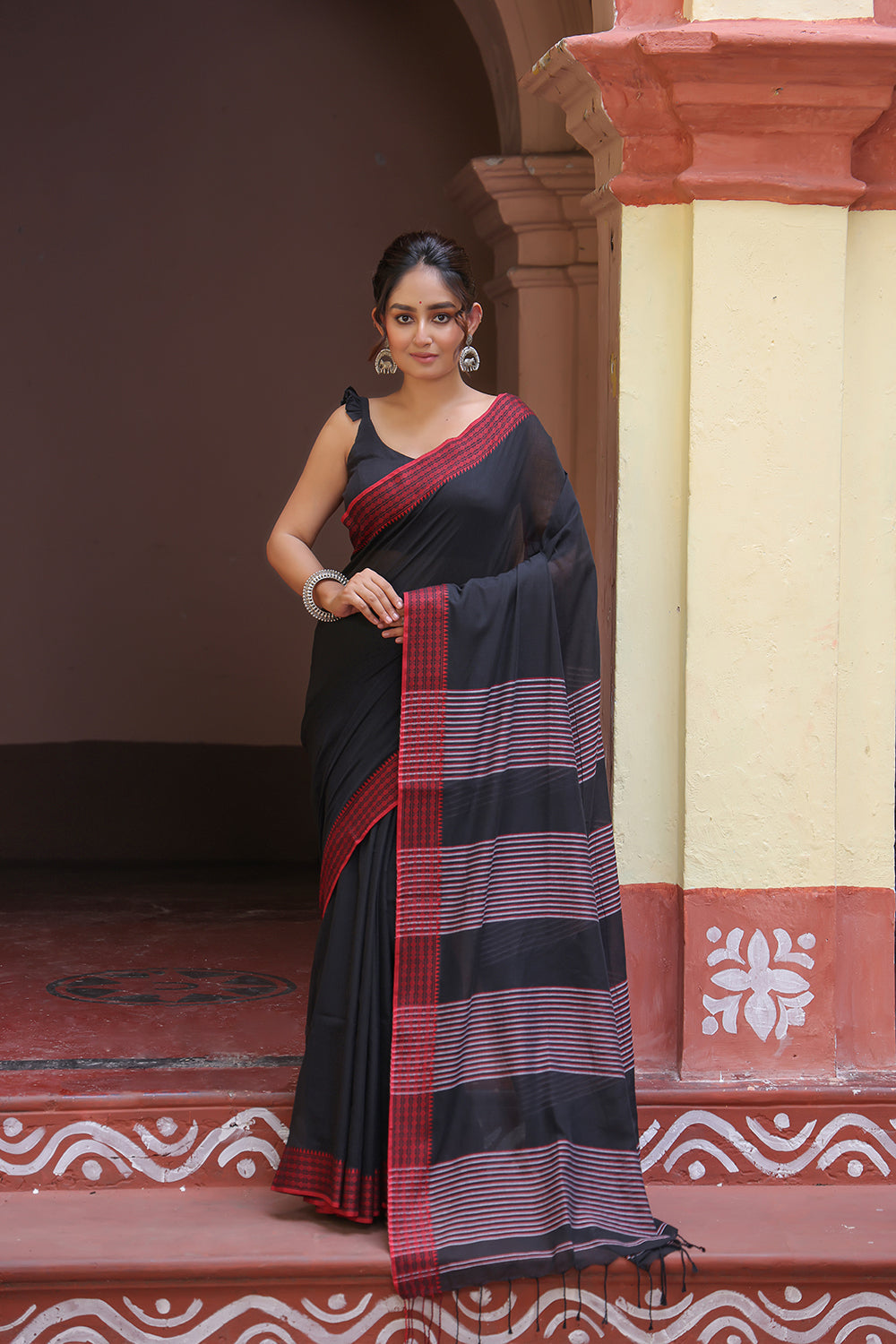 Handloom Black Mulmul Cotton Saree With Maroon Border