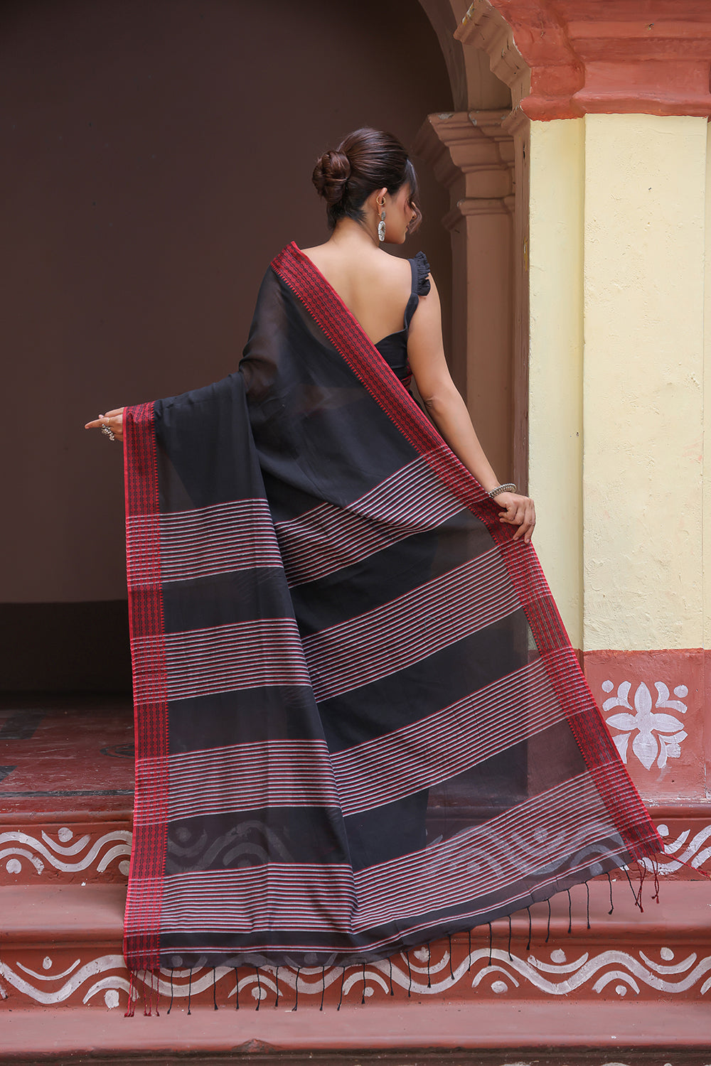 Handloom Black Mulmul Cotton Saree With Maroon Border