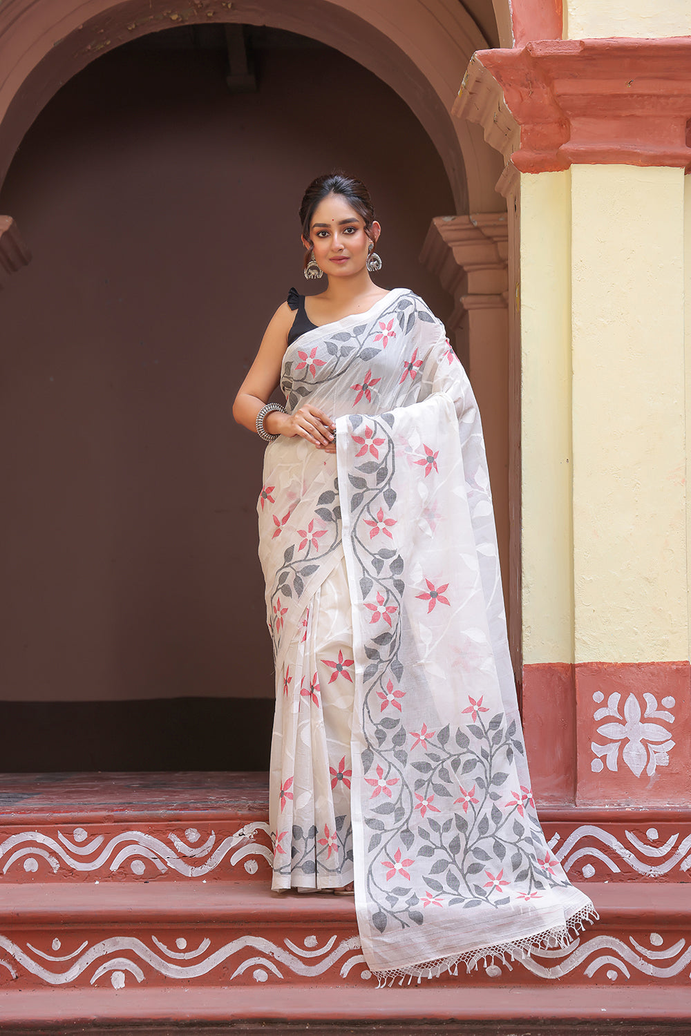 Handloom White Pure Cotton Exclusive Jamdani Saree with Red & White Flowers