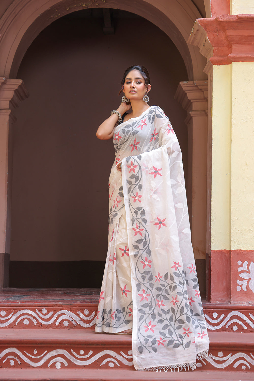 Handloom White Pure Cotton Exclusive Jamdani Saree with Red & White Flowers