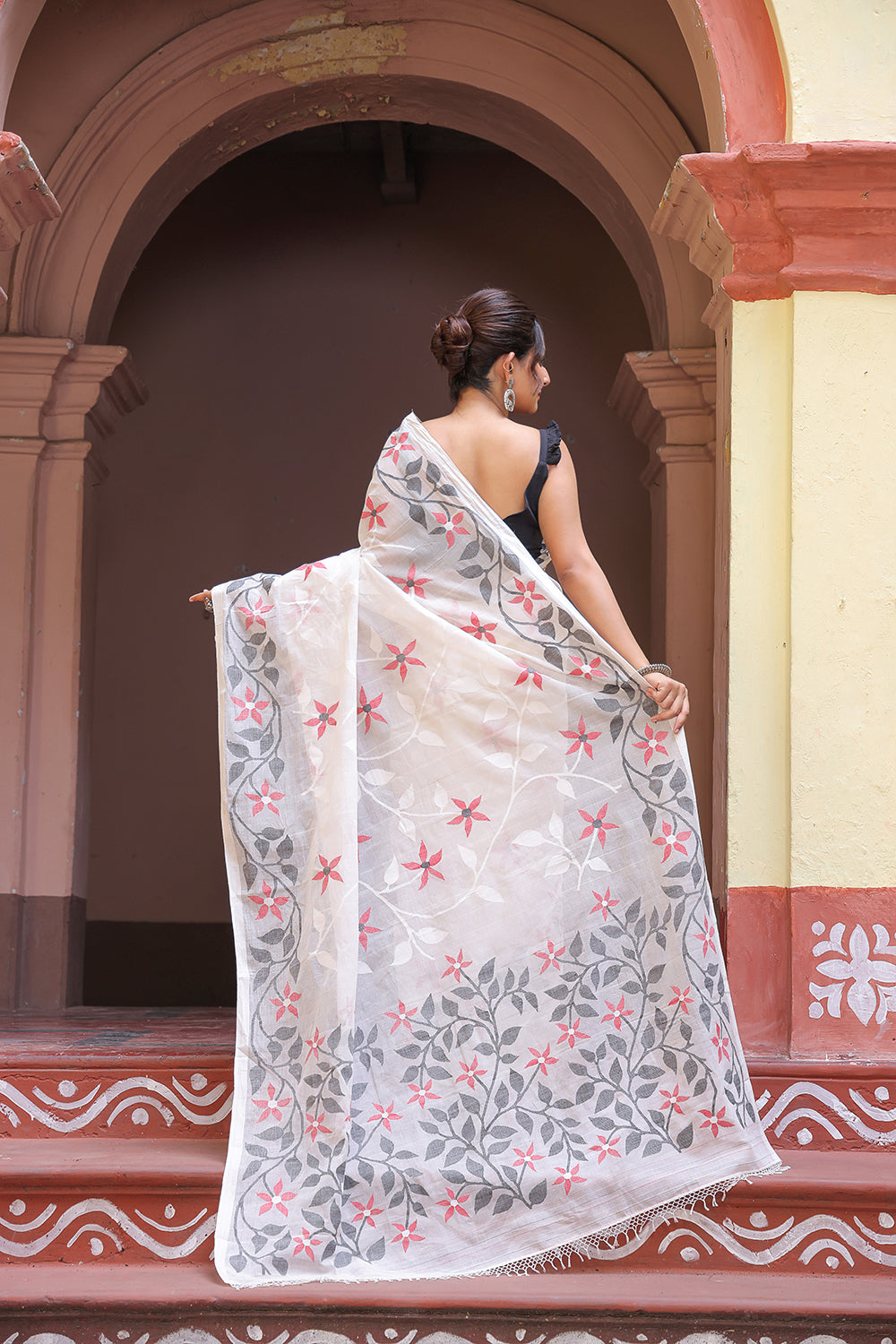 Handloom White Pure Cotton Exclusive Jamdani Saree with Red & White Flowers