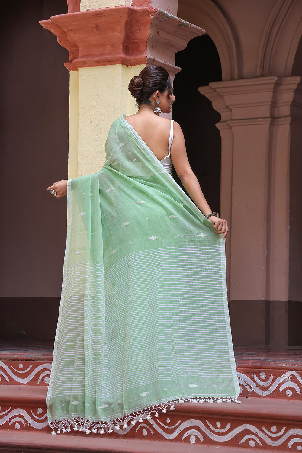 Handloom Pastel Green Mulmul Cotton Jamdani Saree