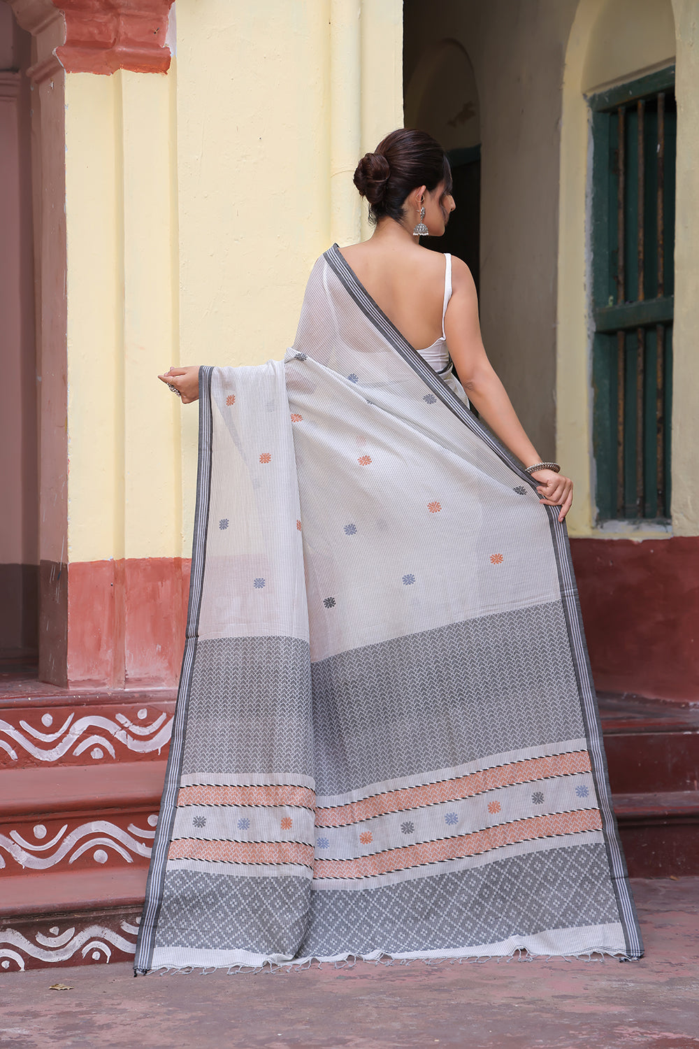 Handloom White & Black Pure Cotton Saree