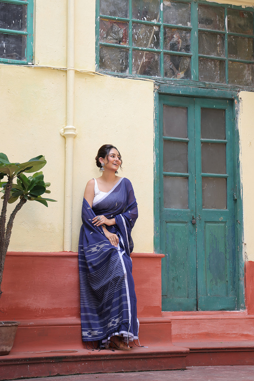 Handloom Admiral Blue Mulmul Cotton Jamdani Saree