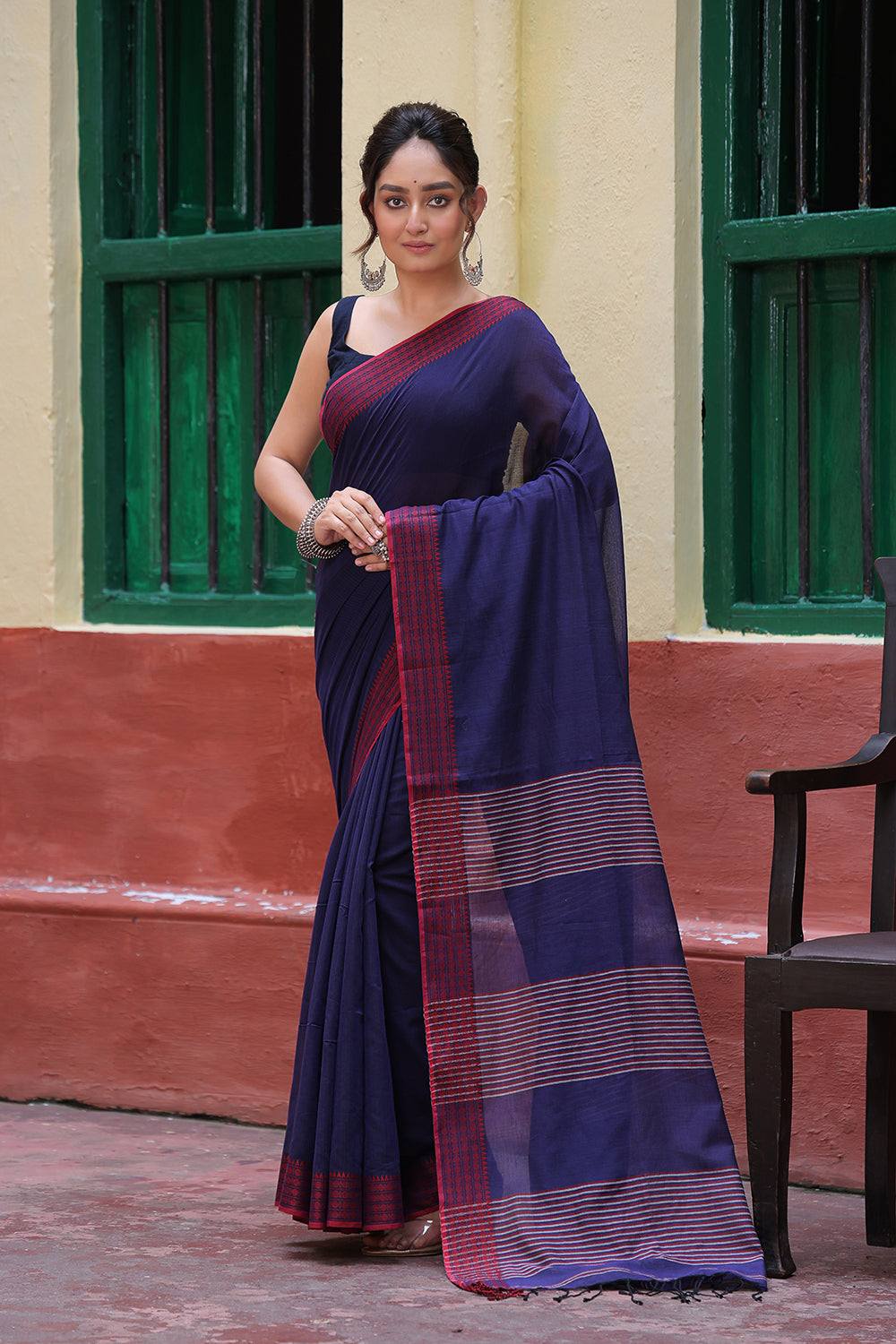 Handloom Midnight Blue Mulmul Cotton Saree With Maroon Border