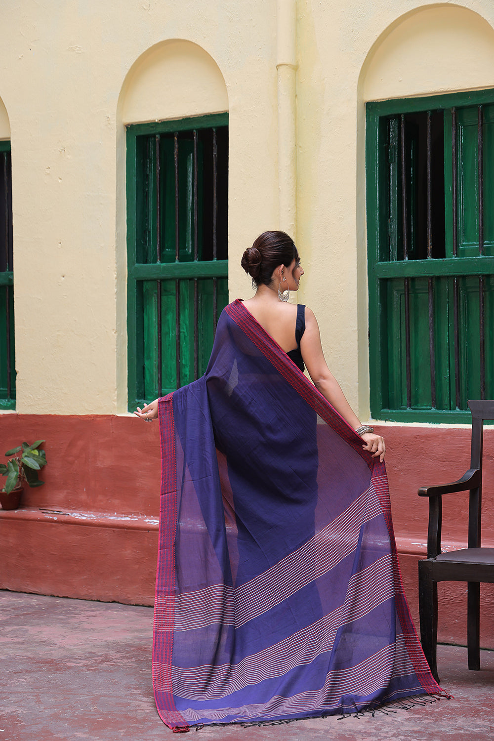 Handloom Midnight Blue Mulmul Cotton Saree With Maroon Border
