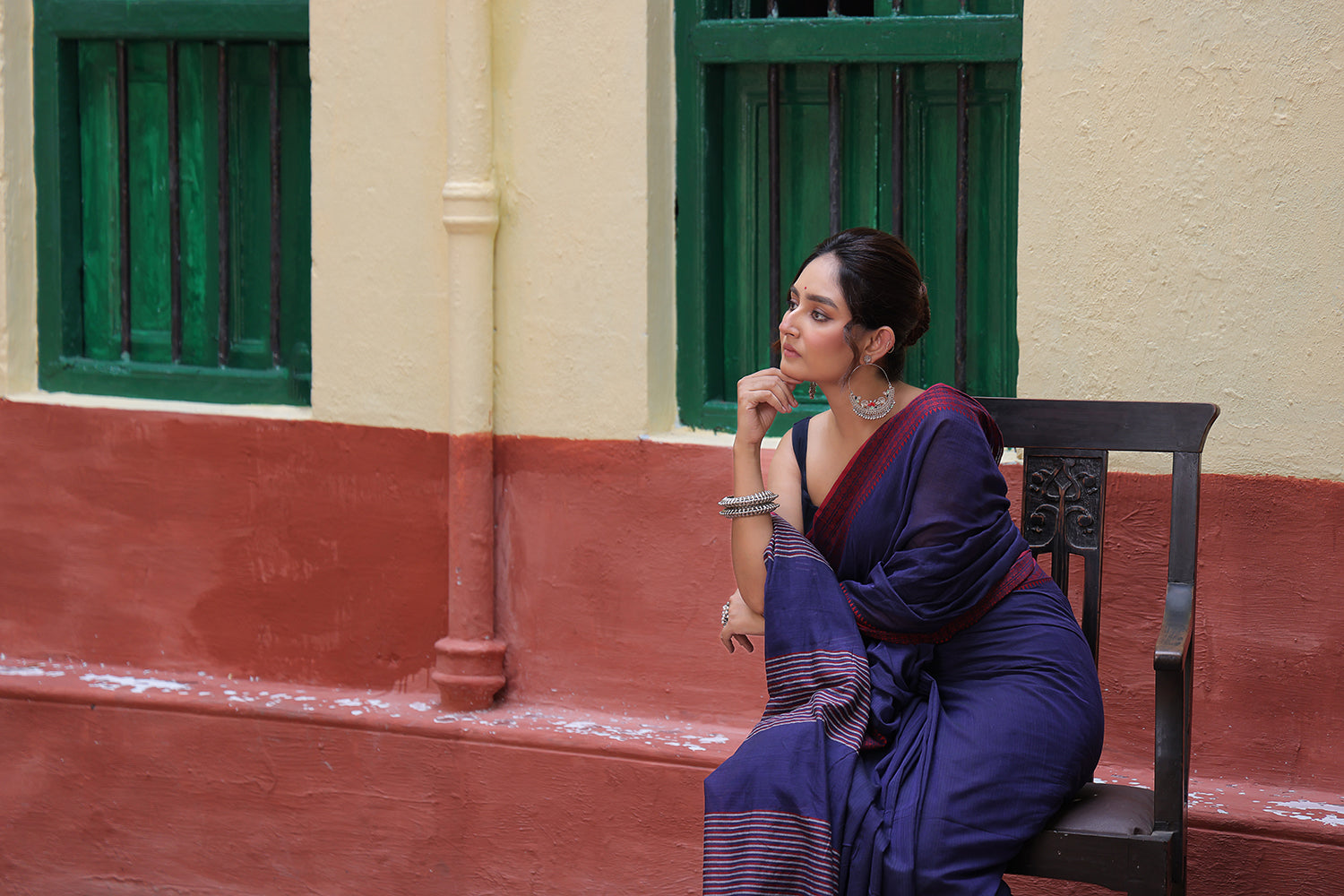 Handloom Midnight Blue Mulmul Cotton Saree With Maroon Border