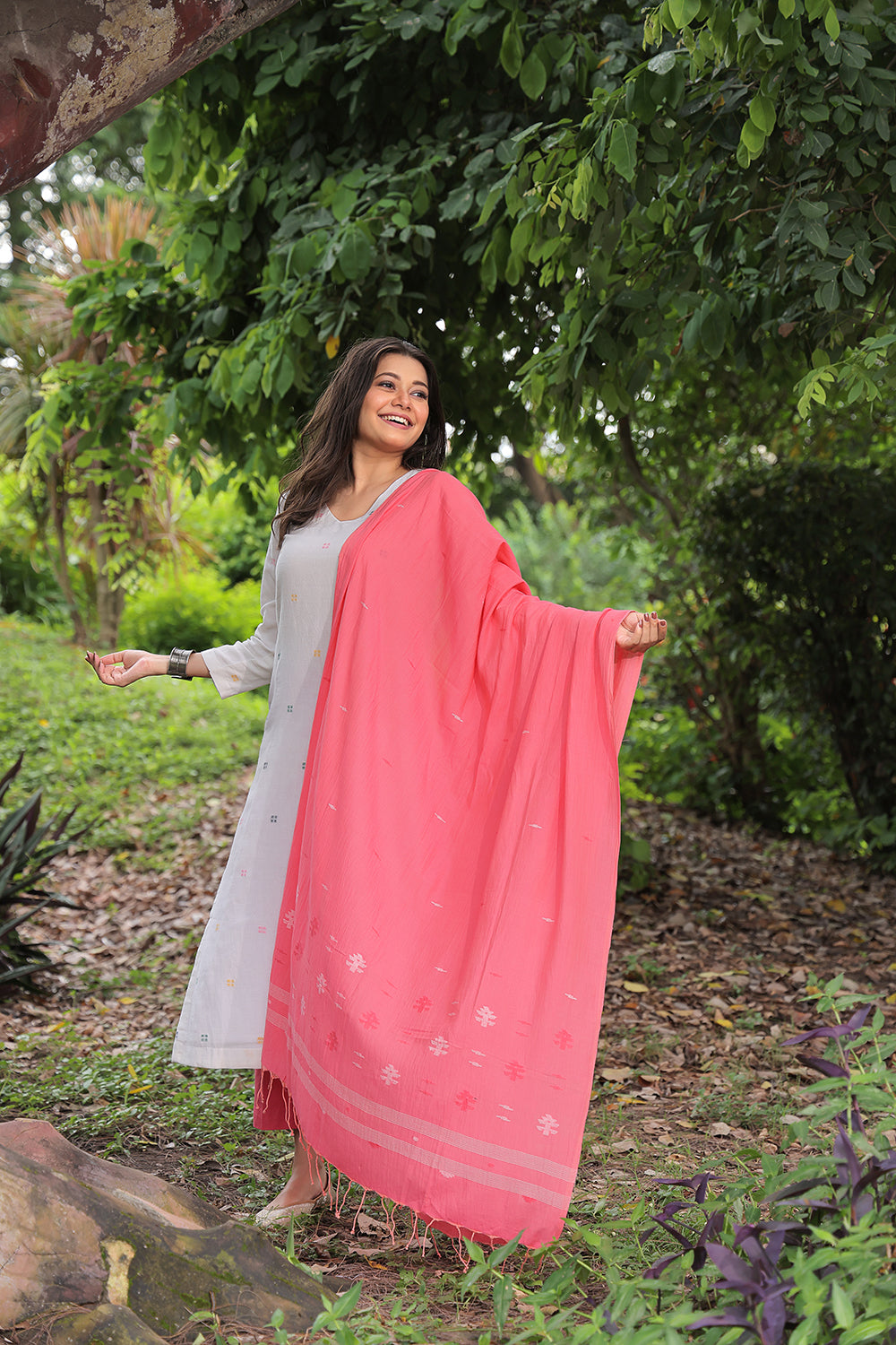 Handloom Off White Pure Cotton Square Jamdani Kurta Set With Dupatta
