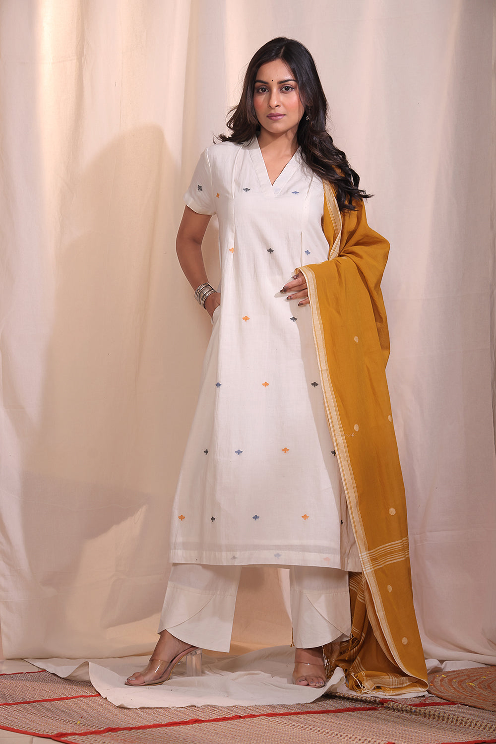 Handloom Off White Pure Cotton Jamdani Birds Kurta Set With Dupatta