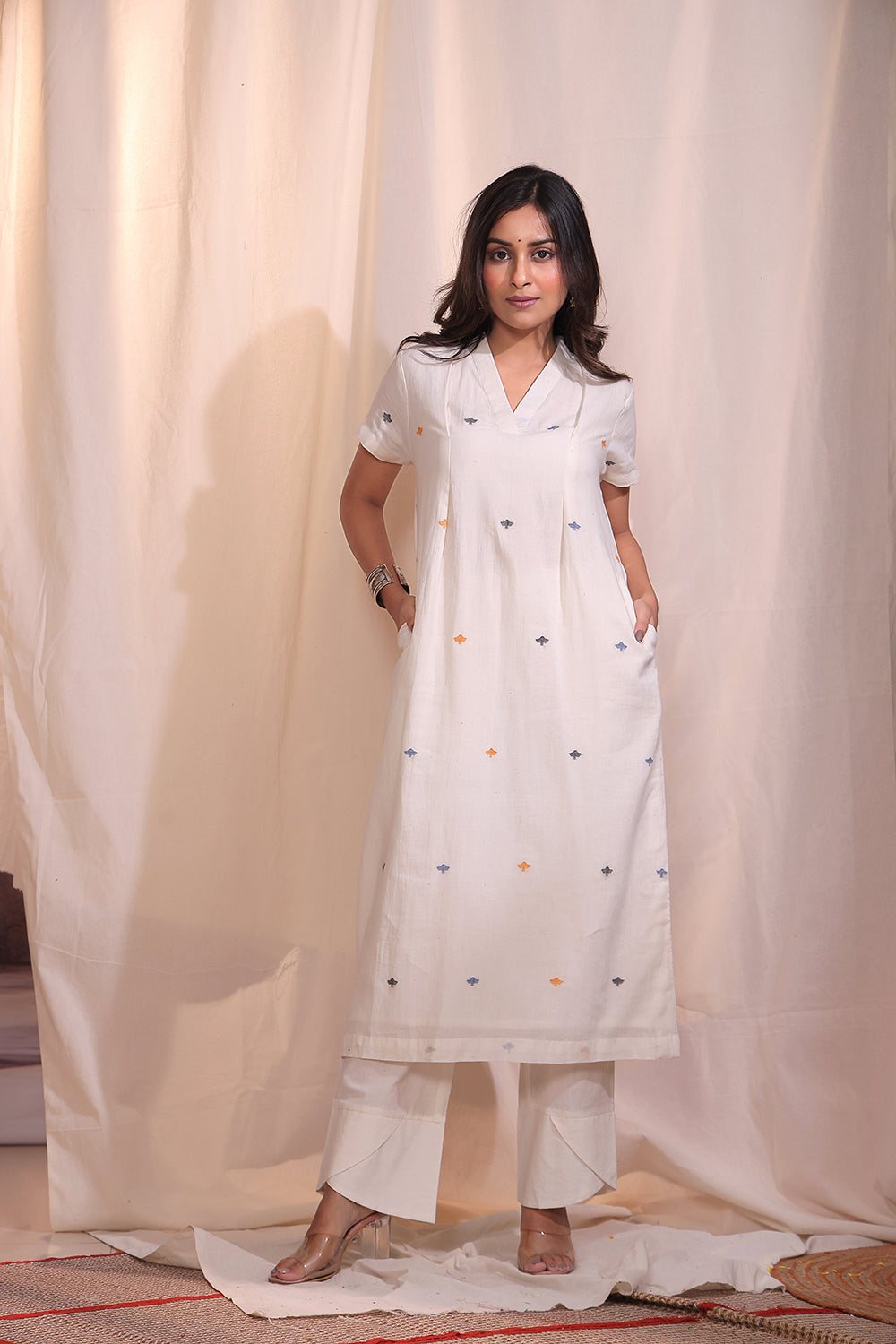Handloom Off White Pure Cotton Jamdani Birds Kurta Set With Dupatta