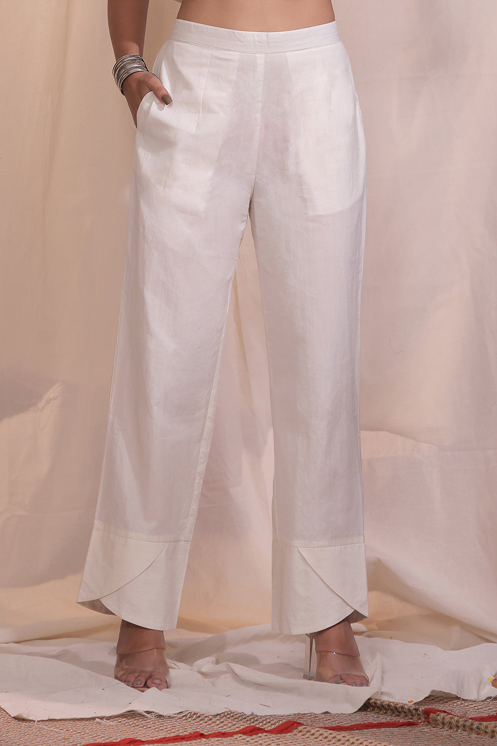 Handloom Off White Pure Cotton Jamdani Birds Kurta Set With Dupatta