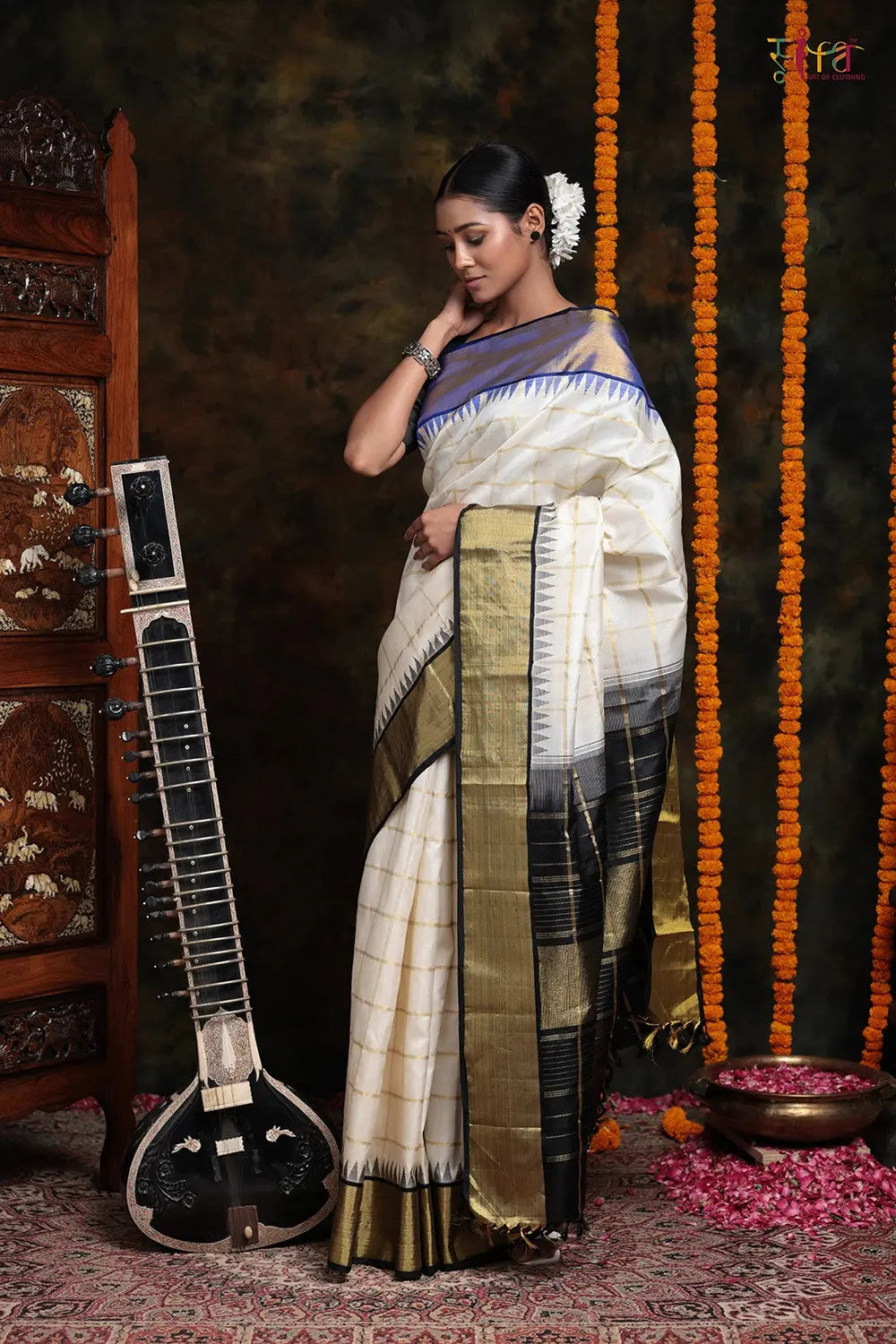 Handloom Cream Kanchipattu Saree With Zari Checks