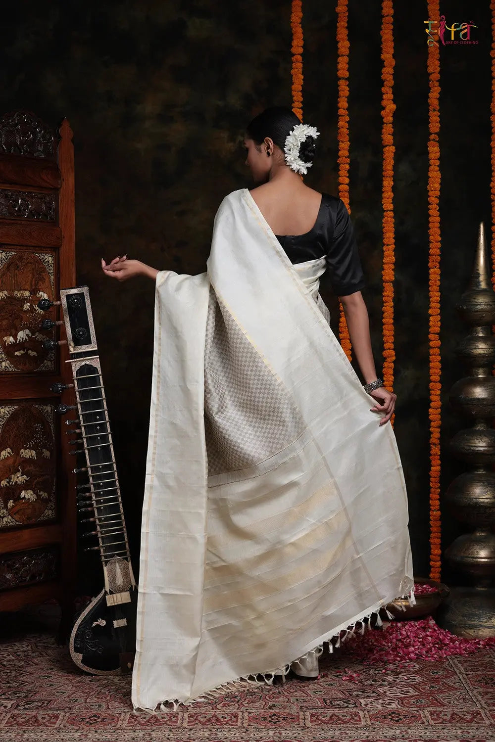 Handloom Cream & Grey Pure Silk Saree With Checks Weave