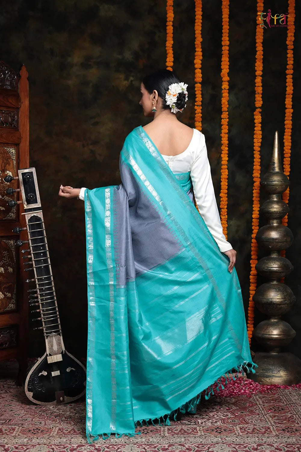 Grey Check Handloom Kanchipattu Saree With Baby Blue Border