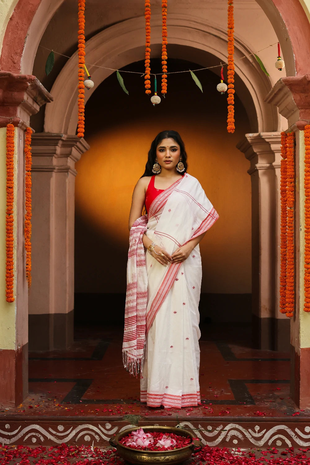 Handloom Laal Paar Pujo Saree