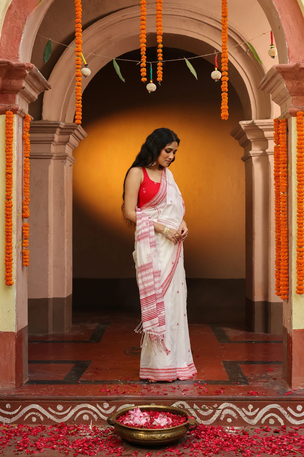 Handloom Laal Paar Pujo Saree