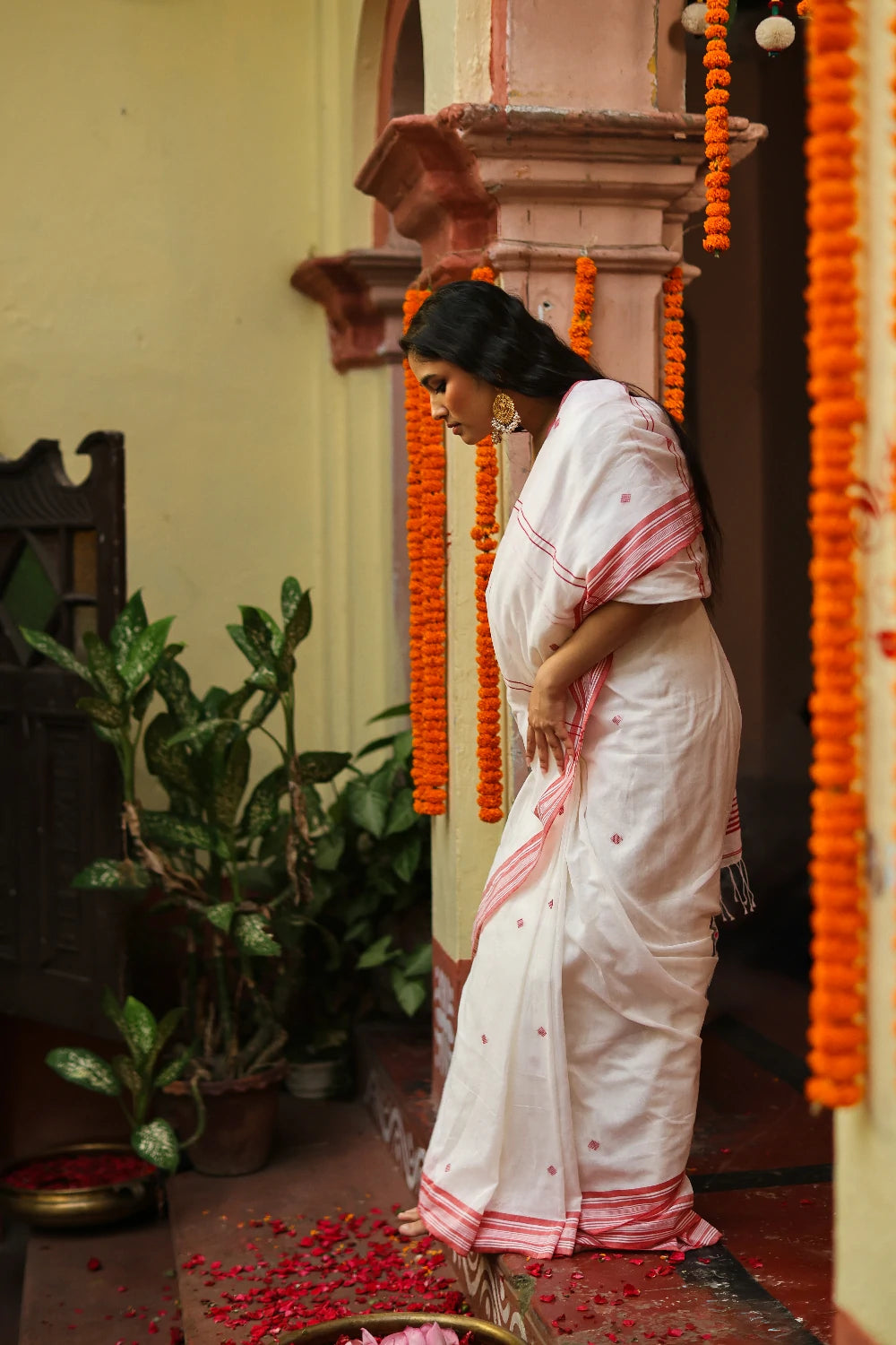 Handloom Laal Paar Pujo Saree