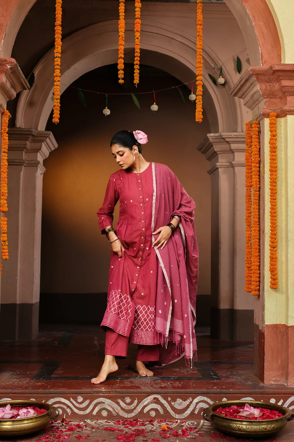Handloom Pink Pure cotton Jamdani Kurta Set With Dupatta