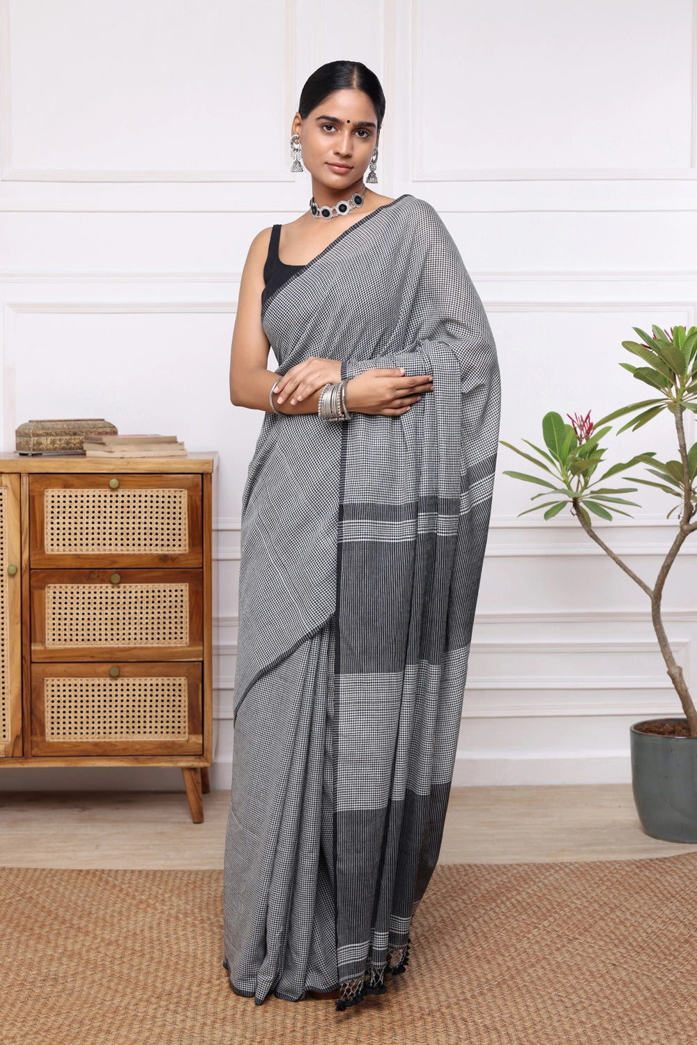Handloom Black & White Check Mulmul Cotton Saree