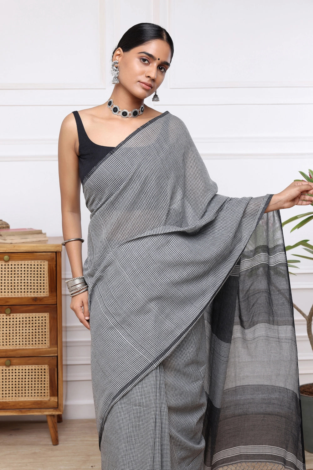 Handloom Black & White Check Mulmul Cotton Saree