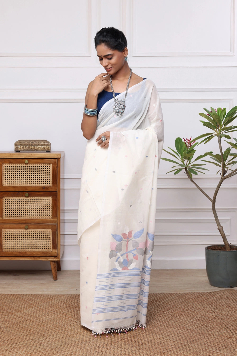 Handloom White Soft Cotton Jamdani Saree with Floral Motifs