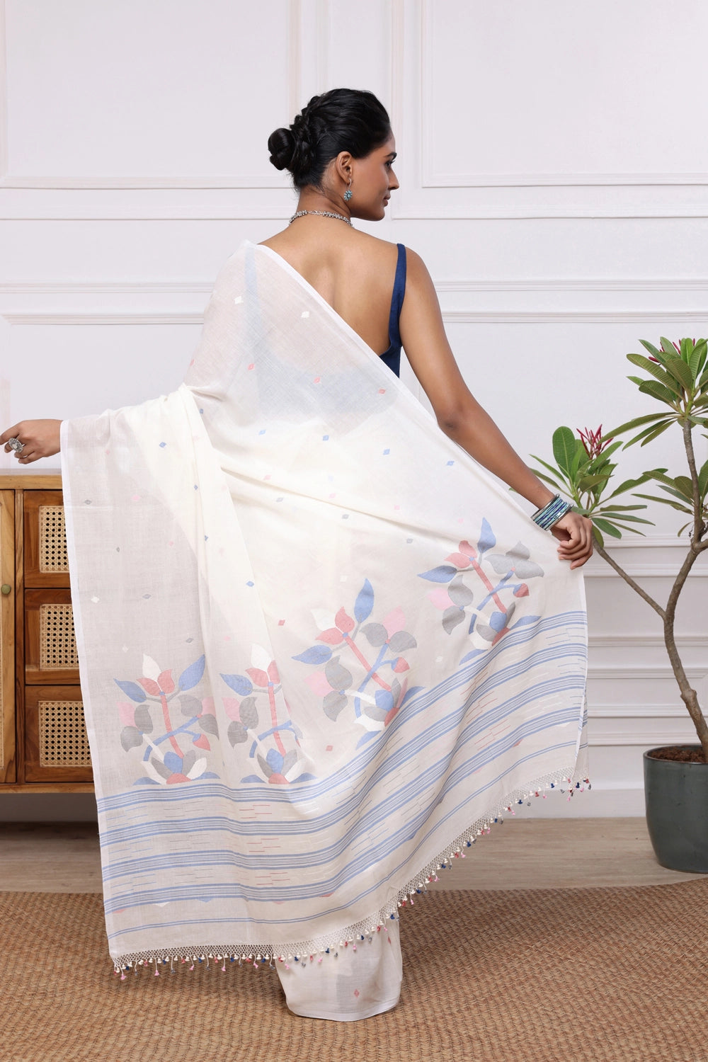 Handloom White Soft Cotton Jamdani Saree with Floral Motifs