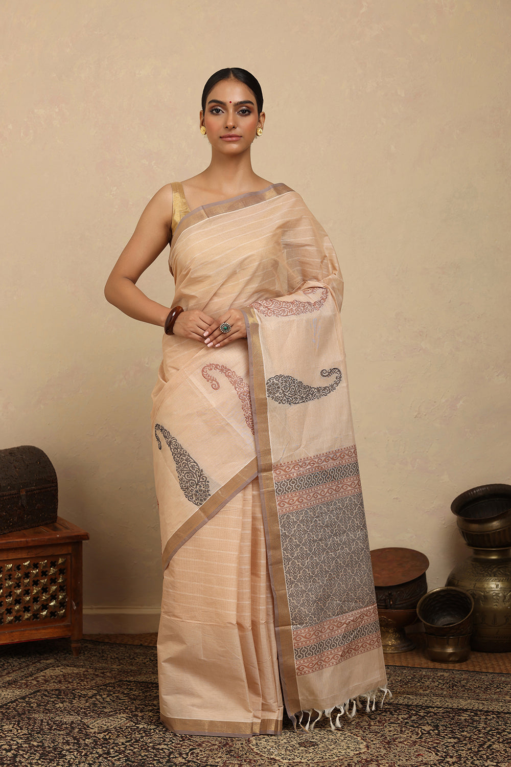 Handllom Beige Paisley Kanchi Cotton Saree
