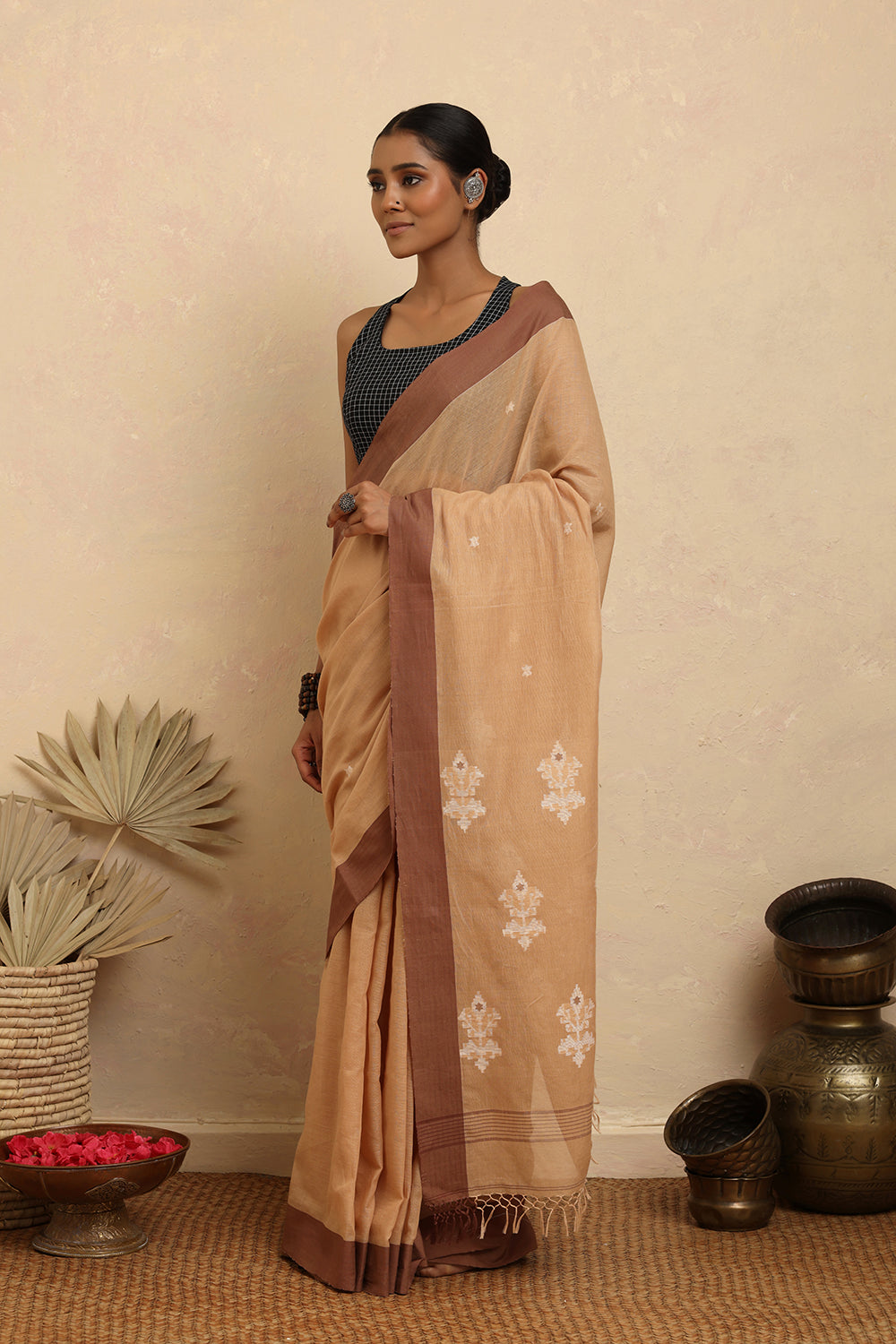 Handloom Beige Pure Cotton Jamdani Saree