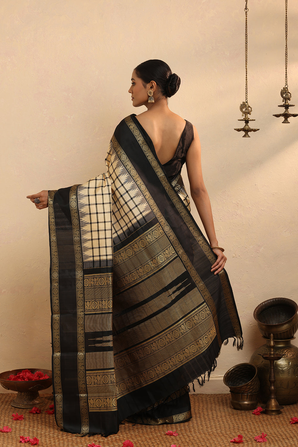 Handllom Cream & Black Check Pure Silk Saree