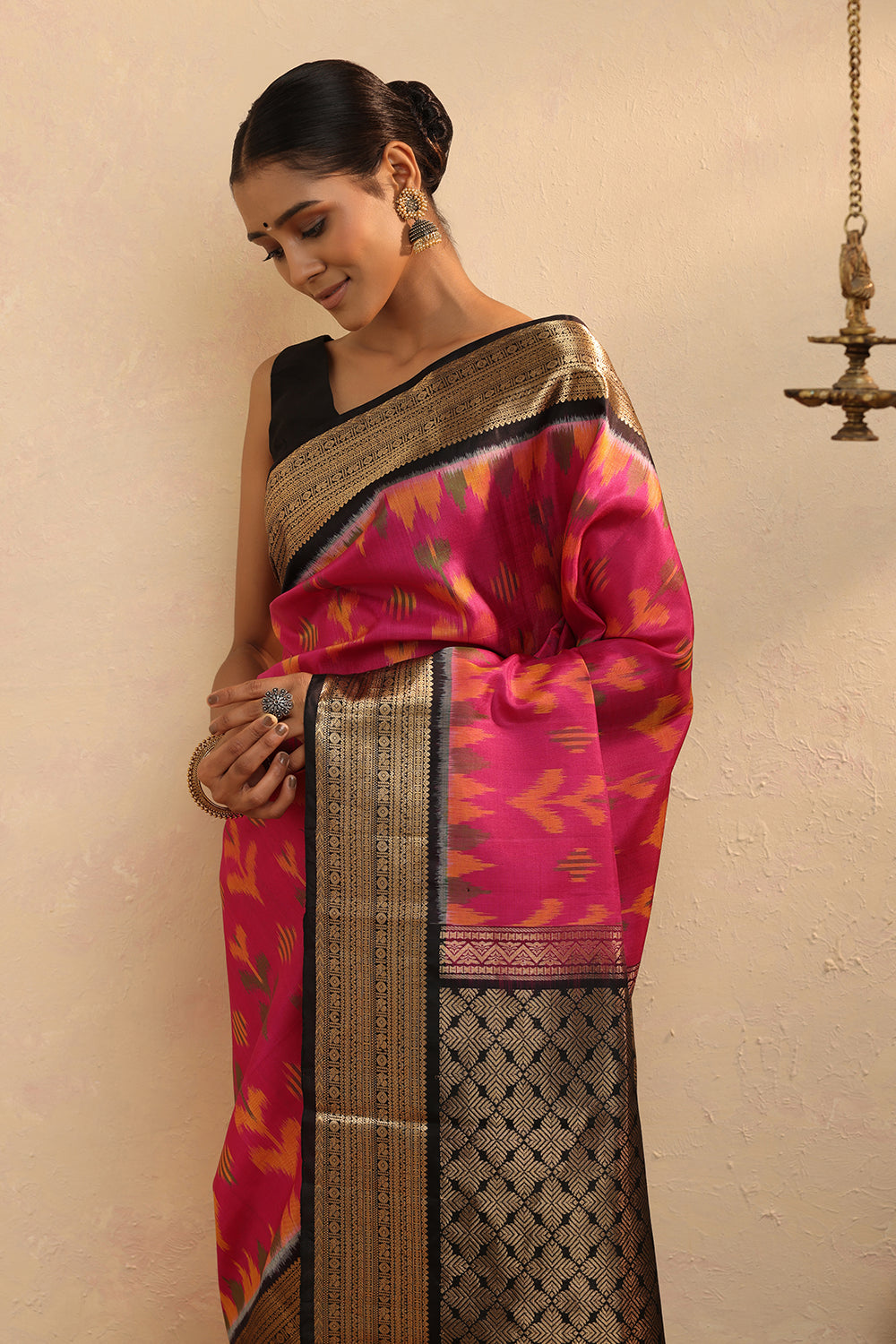 Handloom Pink Pure Silk Pochampally Saree With Zari Border