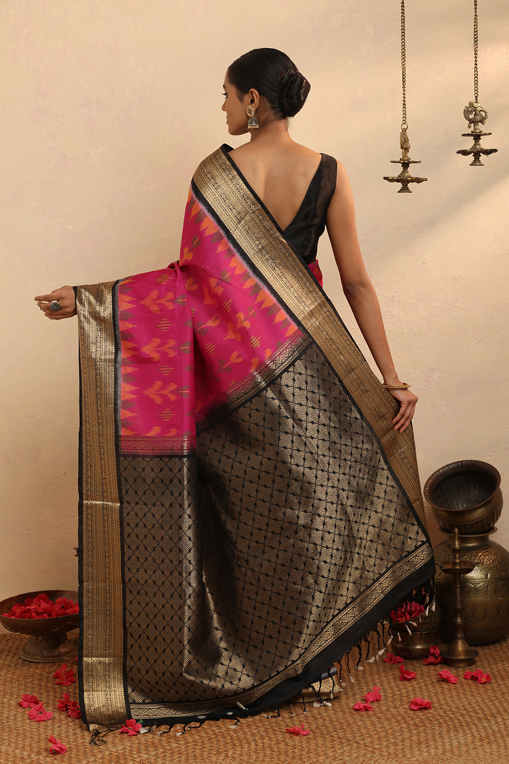 Handloom Pink Pure Silk Pochampally Saree With Zari Border