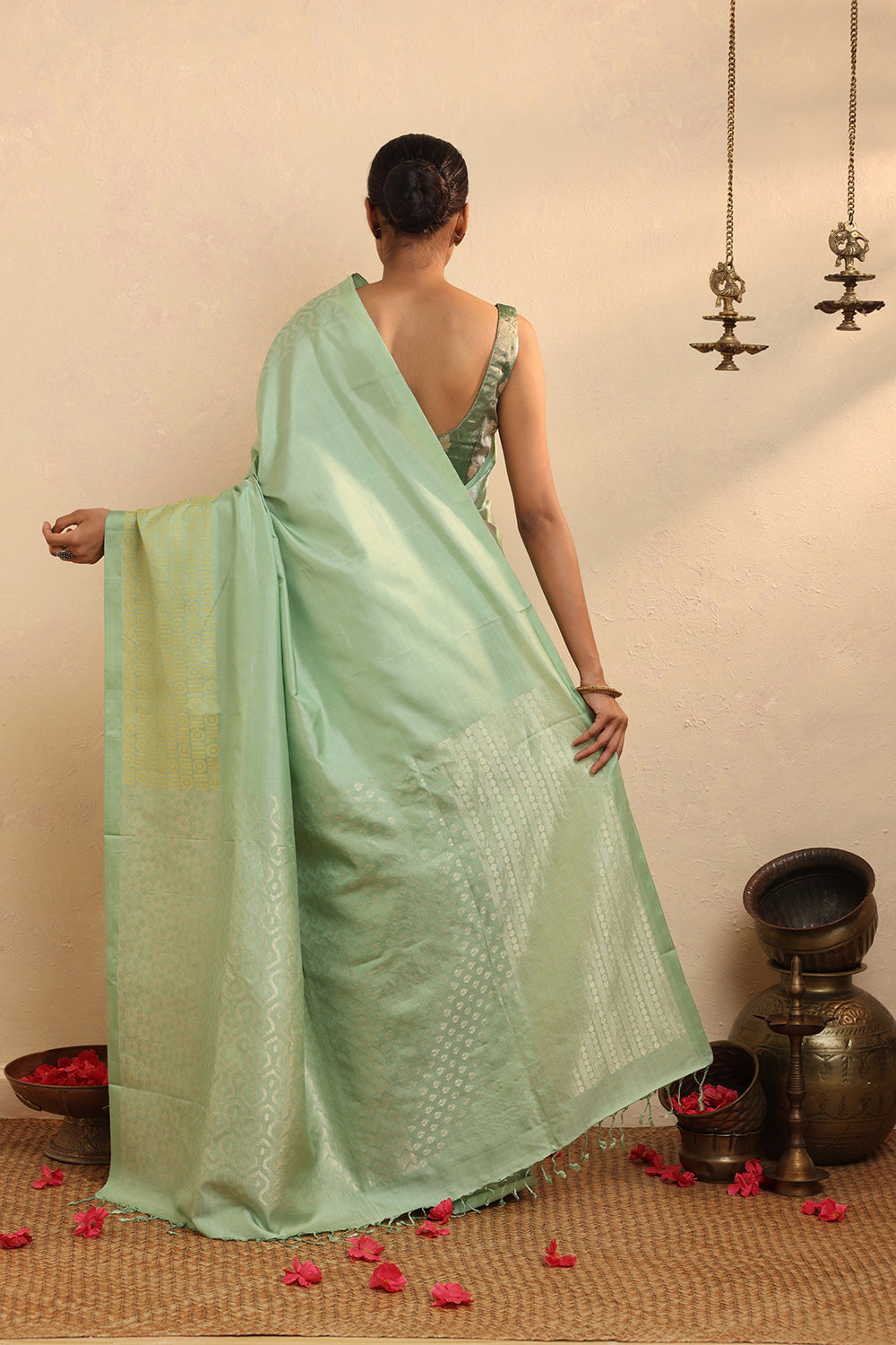 Handloom Pastel Green Pure Silk Kanchi Contemporary Saree
