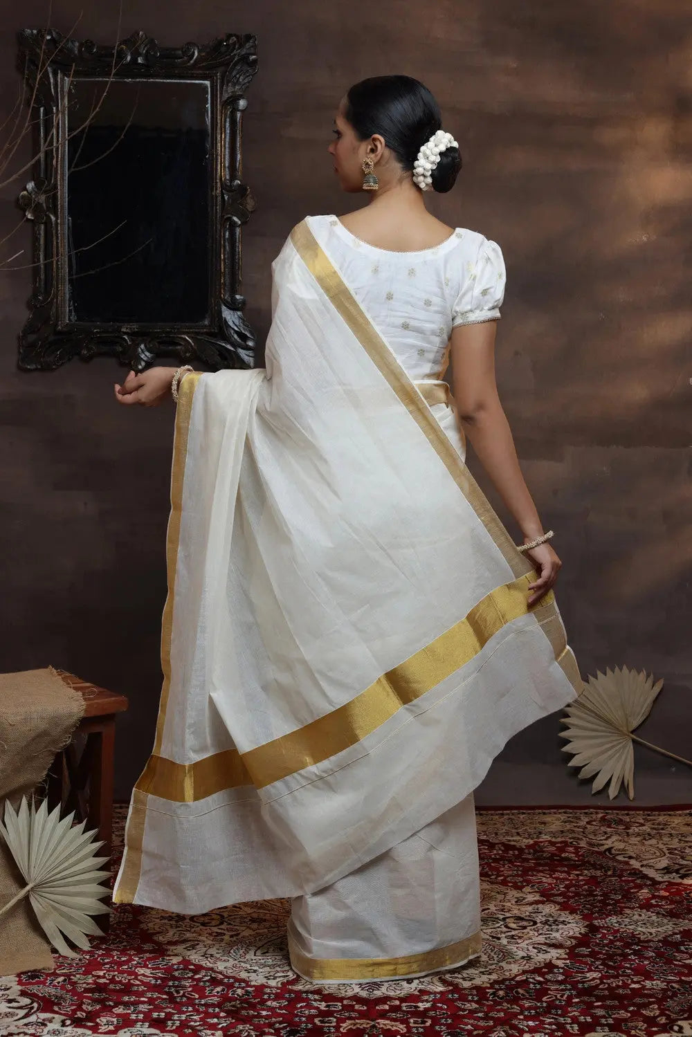 Handloom Off White Pure Cotton Kasavu Saree With Gold Zari Border