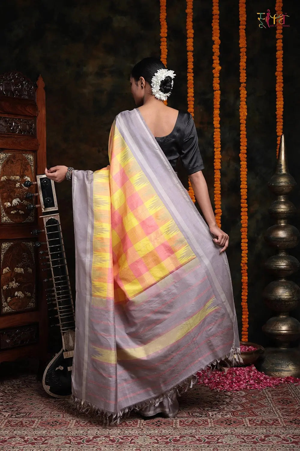 Handloom Peach & Lemon Check Design Saree With Grey Border