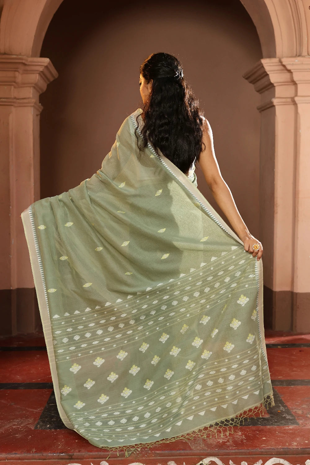 Handloom Pistachio Green Pure Cotton Jamdani Saree
