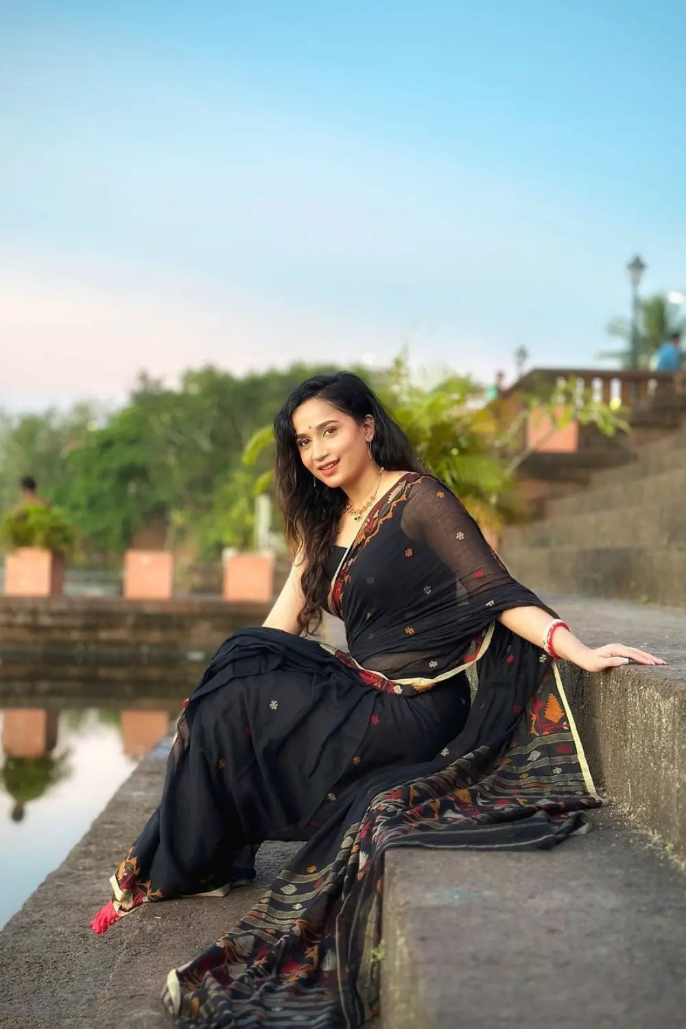 Handloom Black Pure Cotton Jamdani Saree With Multi Colour Border