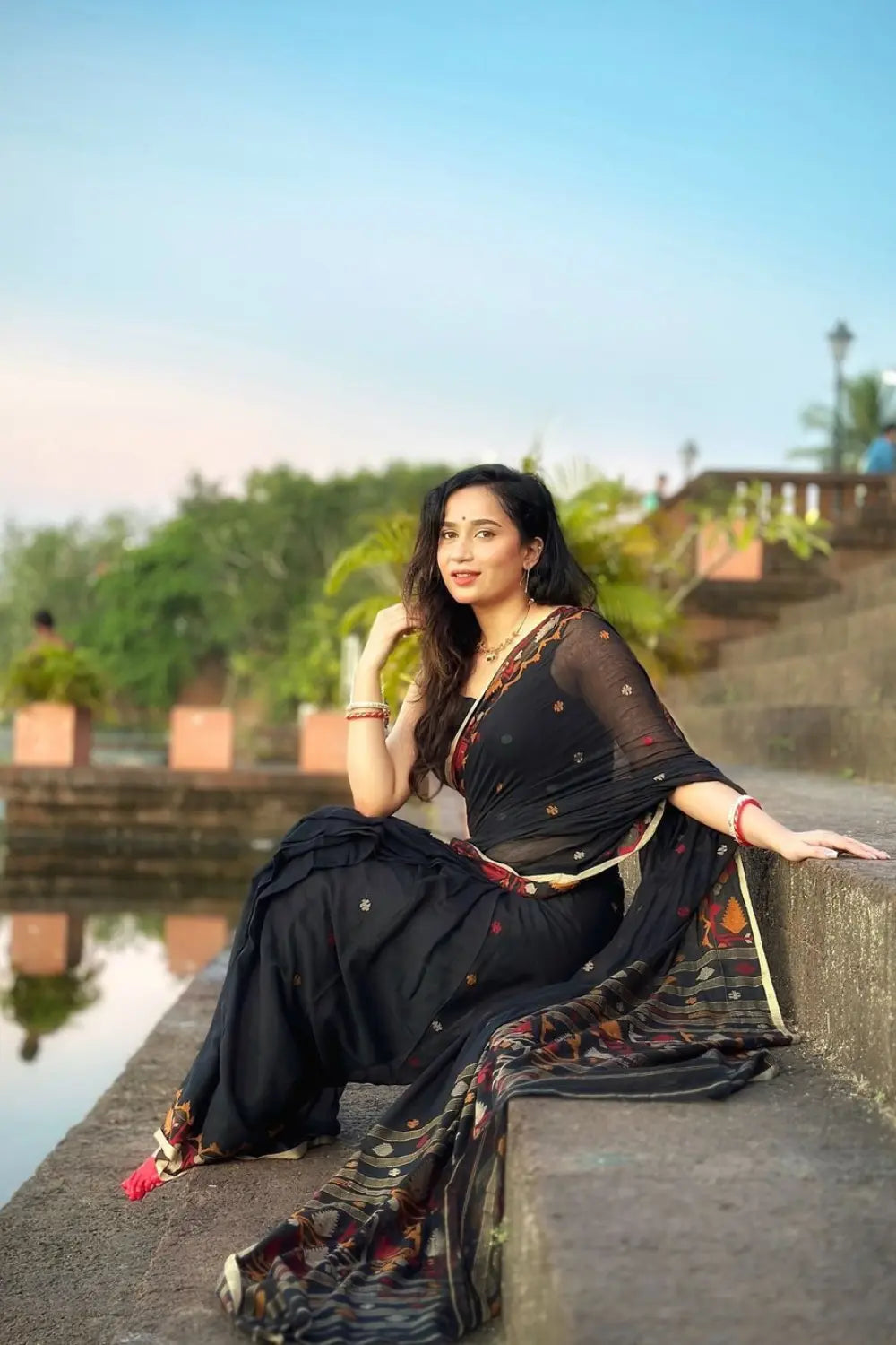 Handloom Black Pure Cotton Jamdani Saree With Multi Colour Border