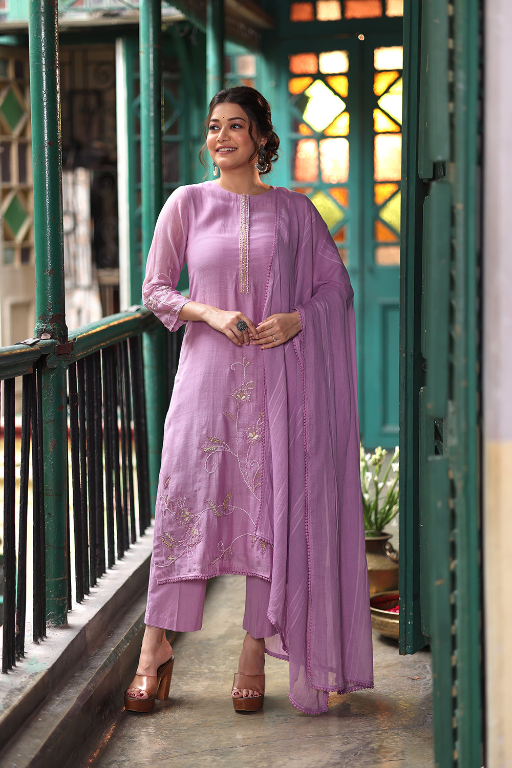 Lavender Purple Mul Chanderi Embriodered Kurta Set With Dupatta