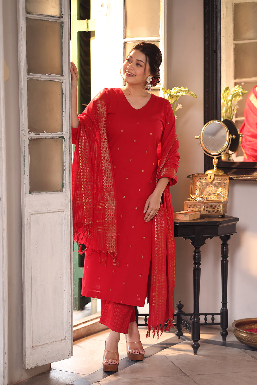 Red Pure South Cotton Zari Kurta Set With Dupatta