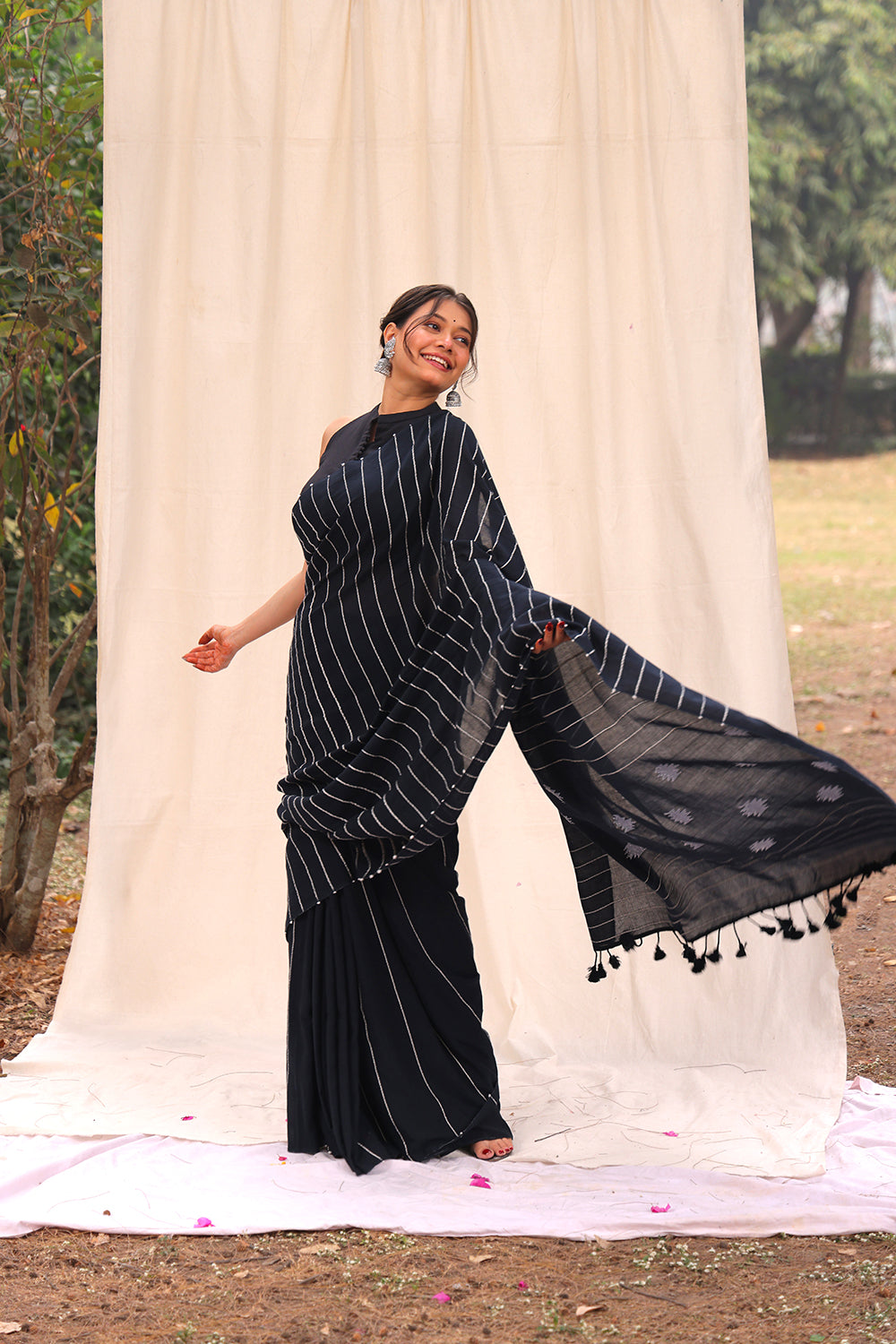 Handloom Black Pure Cotton Khesh Stripes Jamdani Saree