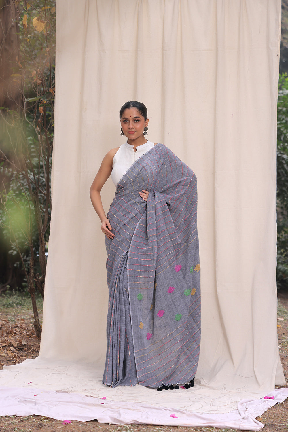 Handloom Grey Pure Cotton Khesh Stripes Jamdani Saree