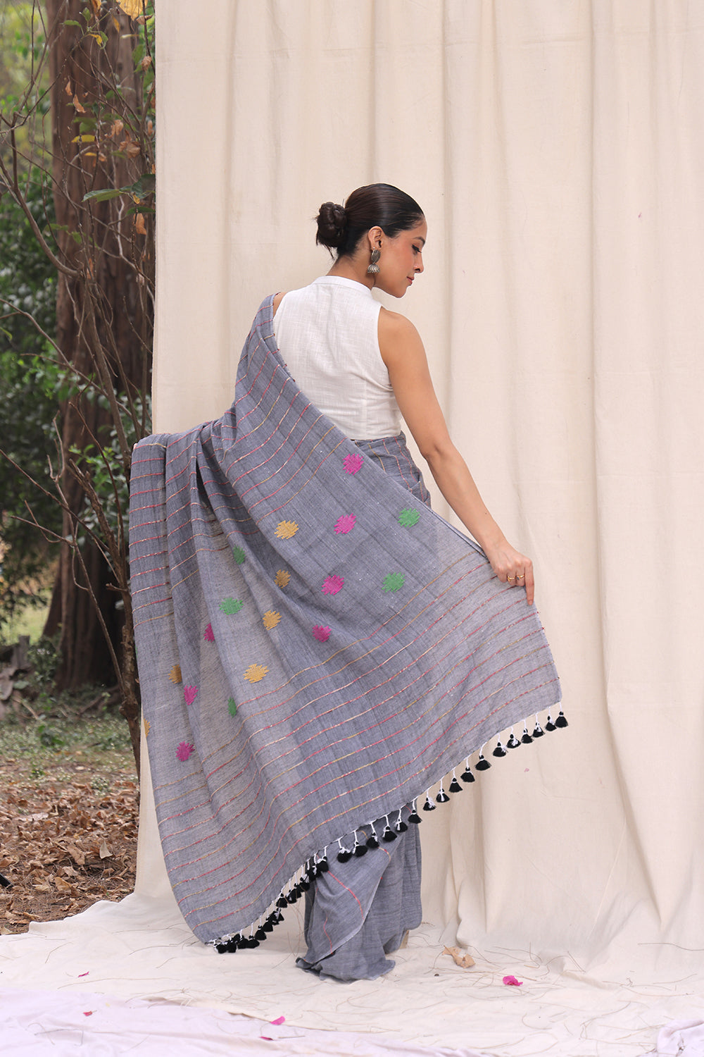 Handloom Grey Pure Cotton Khesh Stripes Jamdani Saree