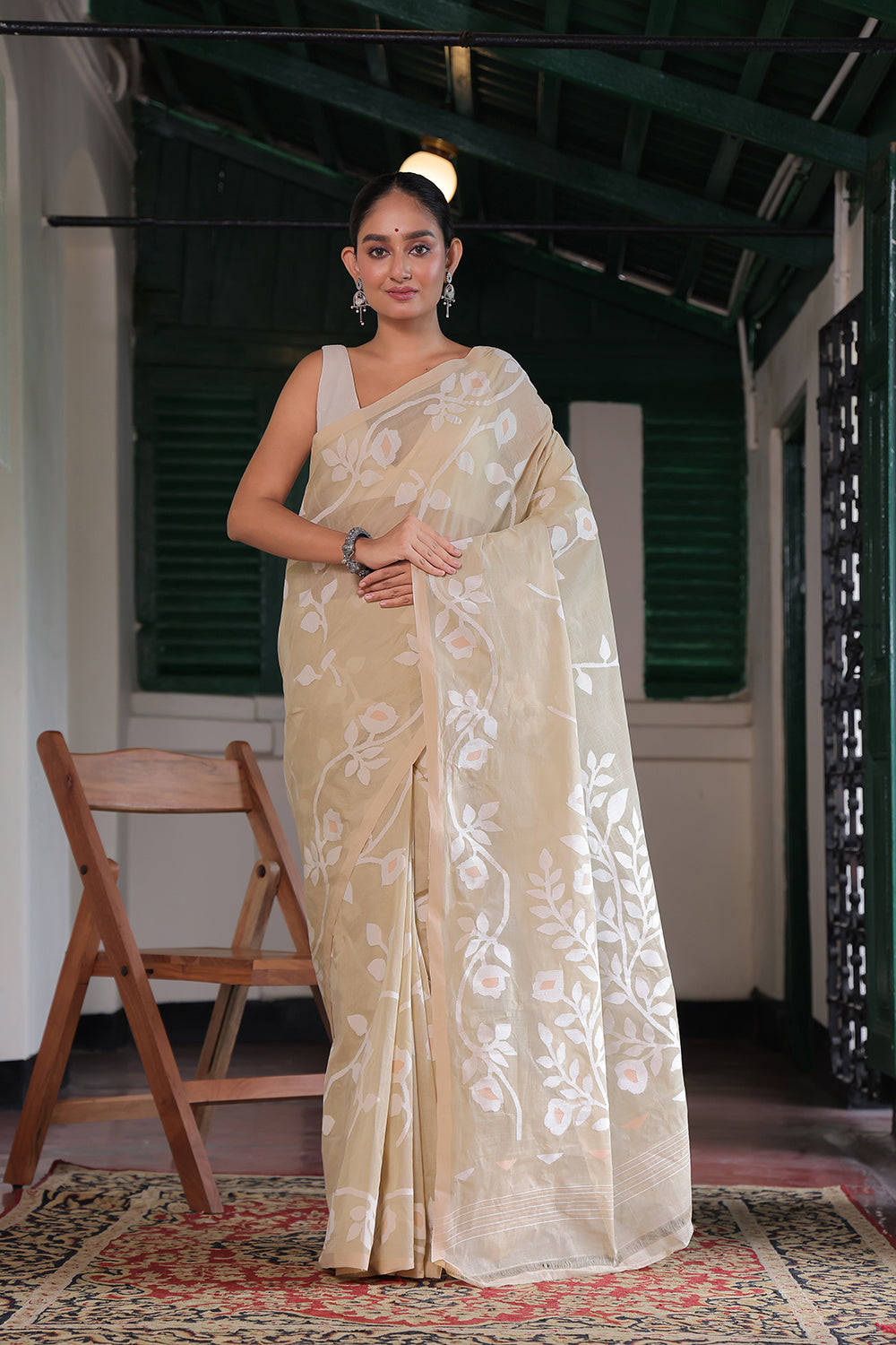 Handloom Cream Pure Cotton Jamdani Saree with Floral Motifs