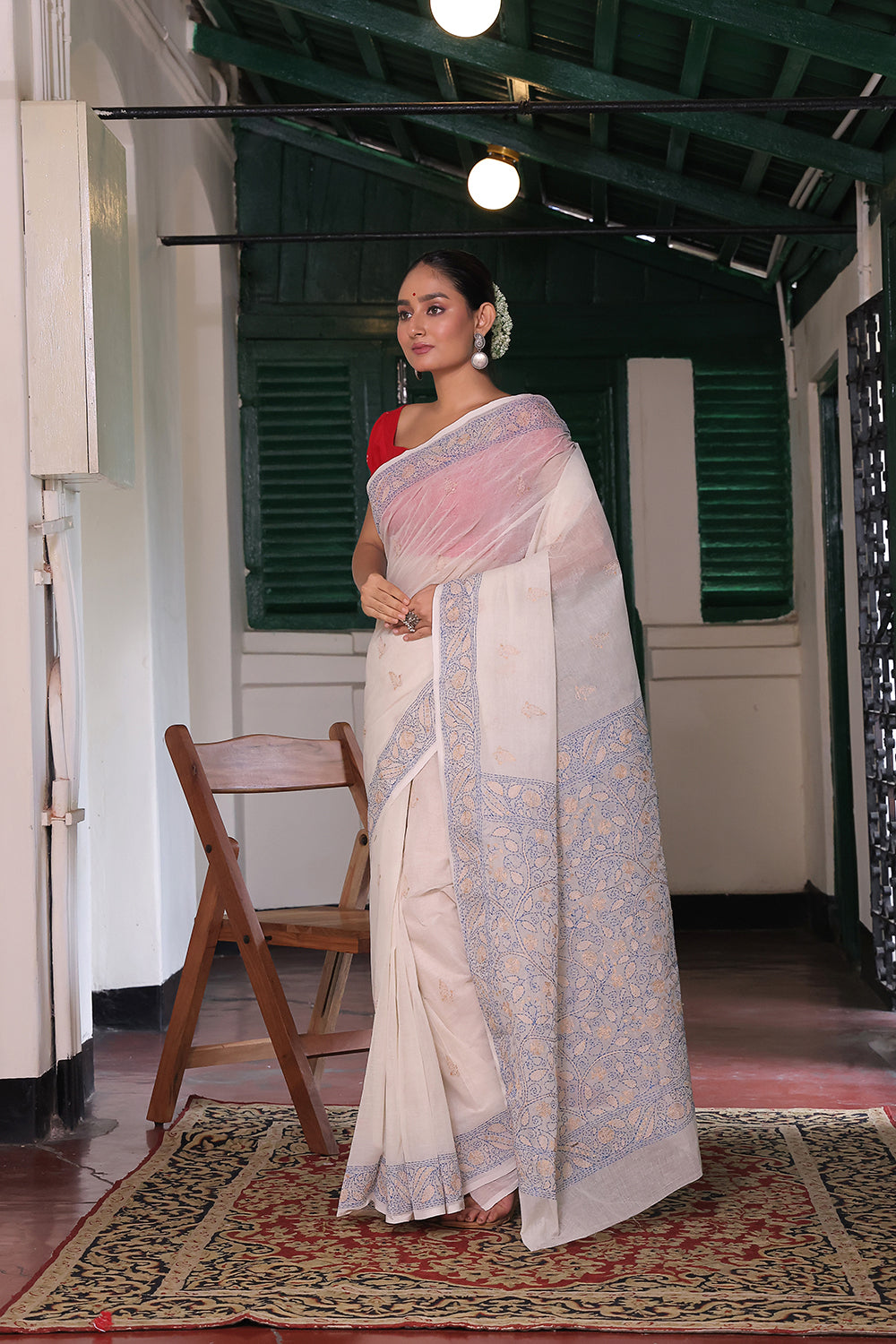 Handloom Off White Pure Cotton Blue Floral Kantha Saree