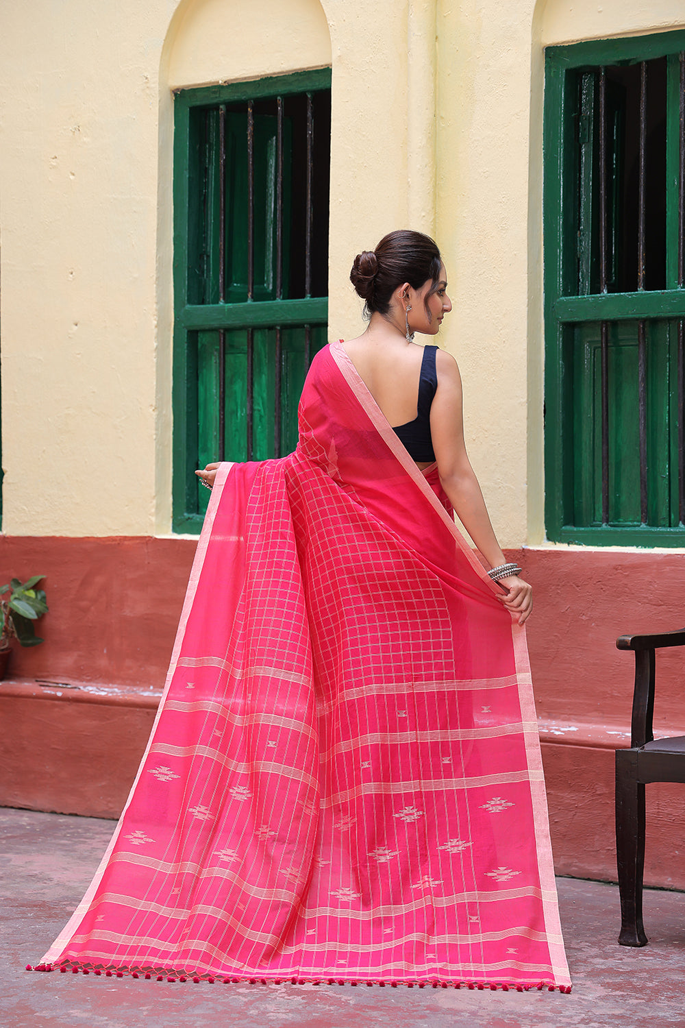 Handloom Hot Pink Mulmul Cotton Jamdani Saree