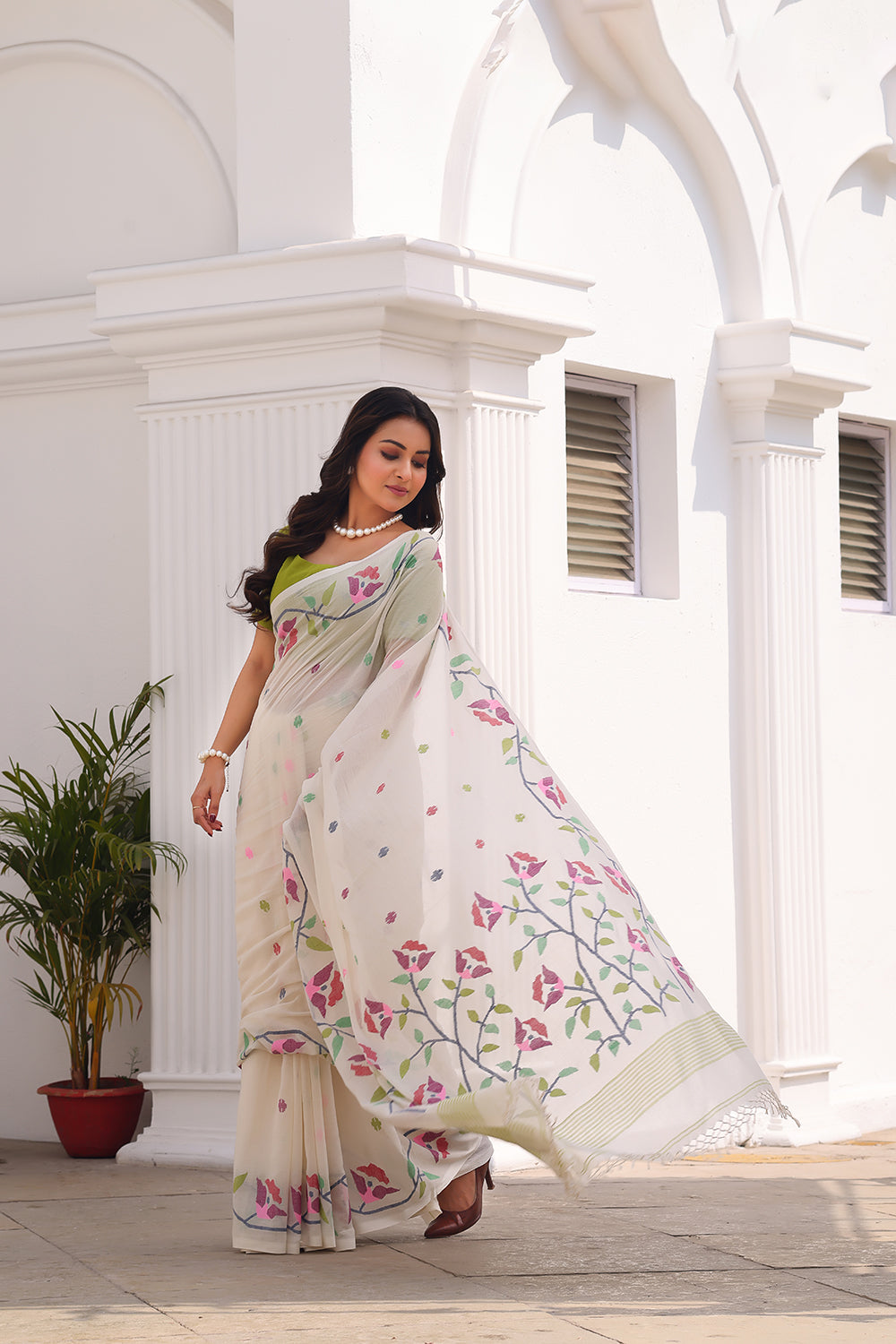 Handloom Off White Multi Colour Floral Motif Saree