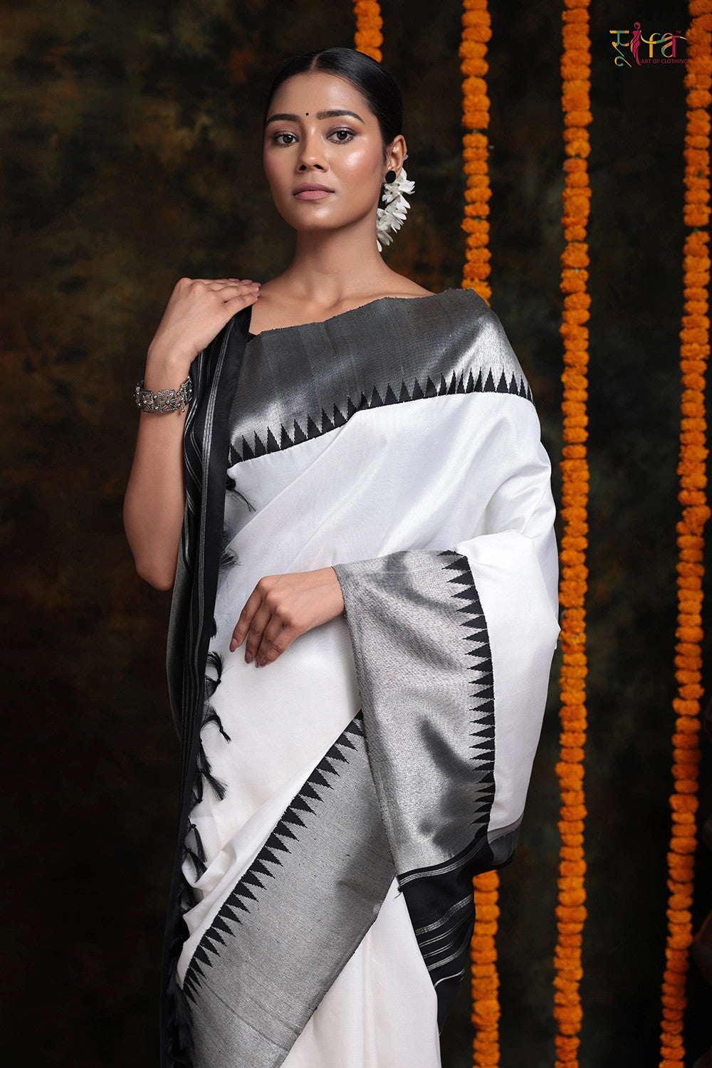 White Handloom Pure Silk Kanchipattu With Silver Zari