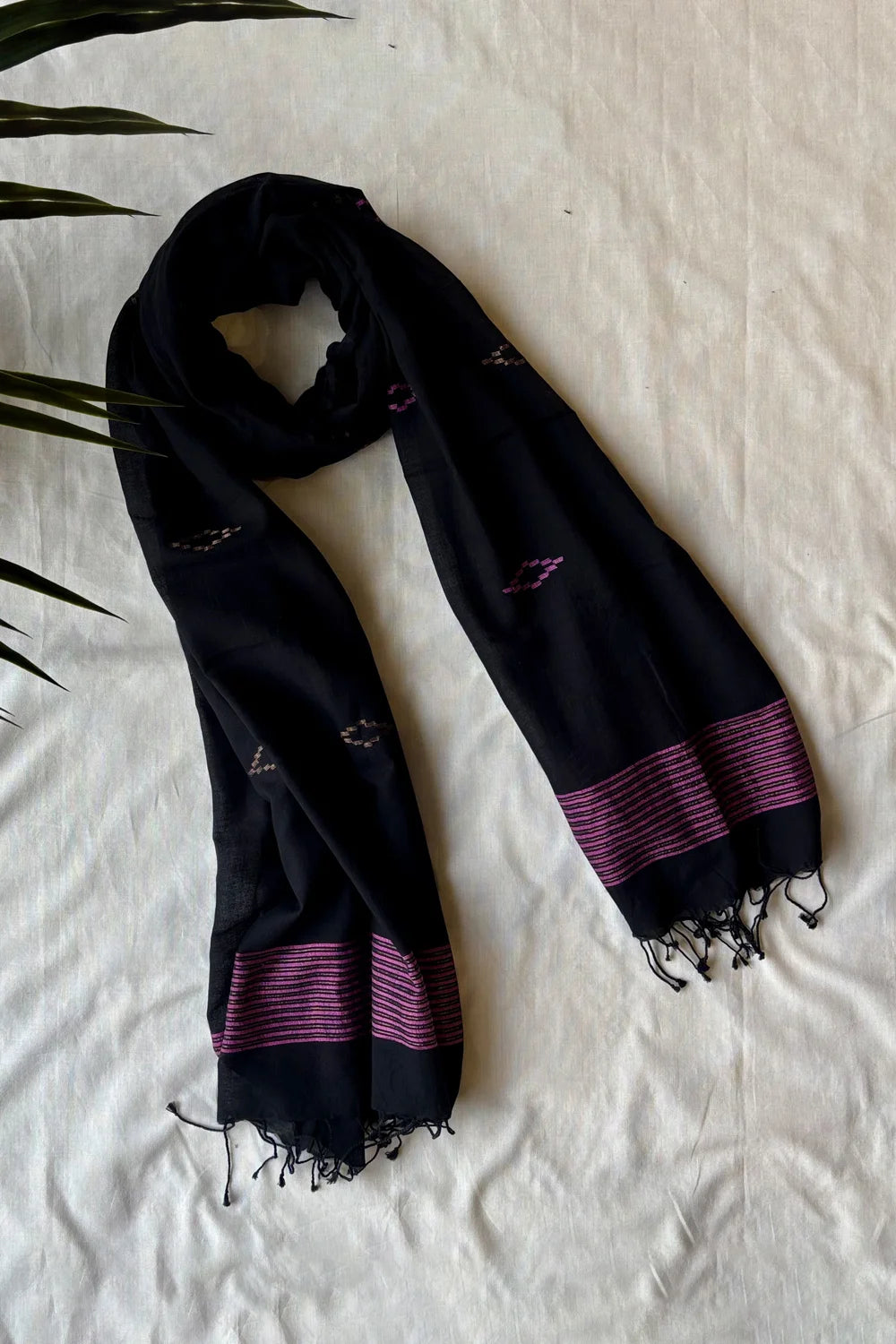 Handloom Midnight Black Yantra Zari Jamdani Dupatta